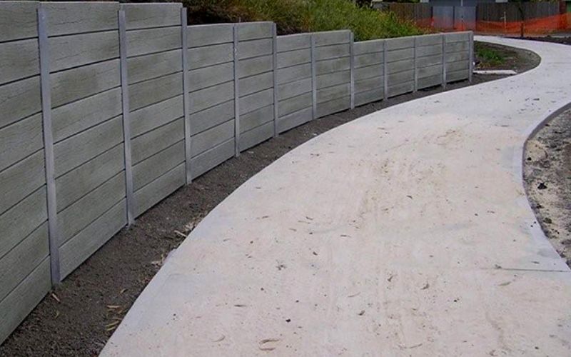Concrete Sleeper Retaining Wall (2)