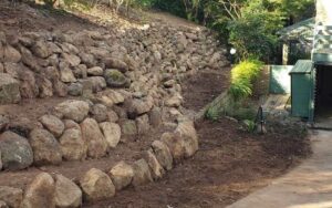 Retaining wall made of big rocks